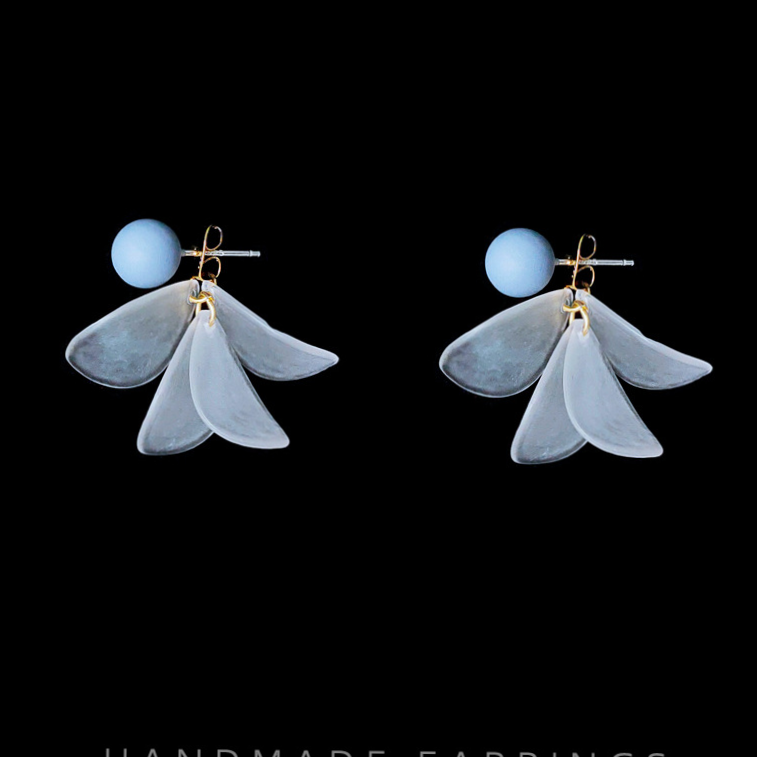 Liangmu 925 Silver Needle Haze Blue Acrylic Leaf Original Design Handmade Earrings, the same style of ear studs as Wenwan. Liangmu 925 Silver Needle Haze Blue Acrylic Leaf Original Design Handmade Earrings, the same style of ear studs as Wenwan, versatile