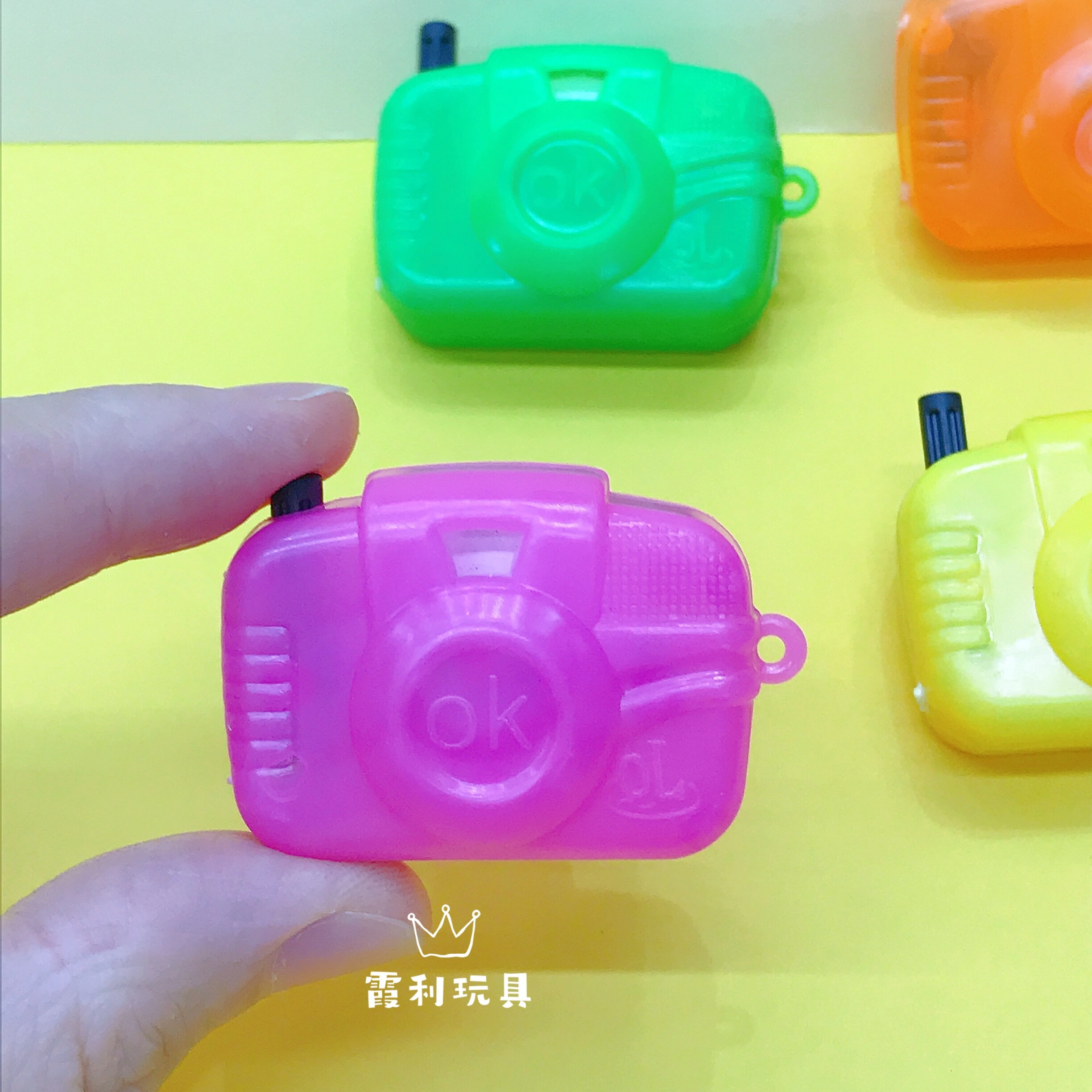The camera shows the toy gift gashapon detail image 3