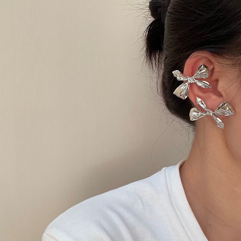 South Korea micro inset asymmetrical star stud earrings simple cold wind earrings 2021 new Korean version of ins fun simple ins style cute small delicate ear piercing earrings custom thumbnail