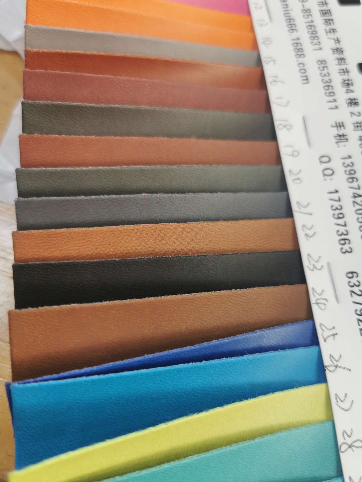 Pu plain textured color-changing leather Application Scenario