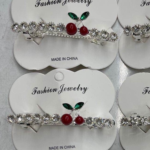 Simple and elegant water diamond mother hairpin, retro bangs, side clip, exquisite top clip, one-line clip at the back of the head headwear. Simple and elegant side clip, exquisite top clip, one-line clip at the back of the head headwear