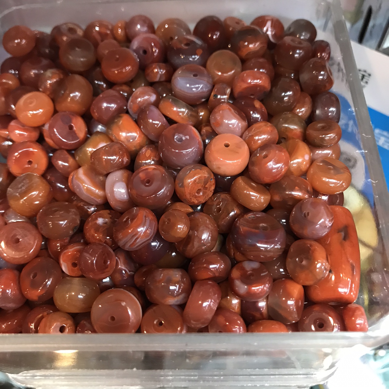 Natural Nan red accessories