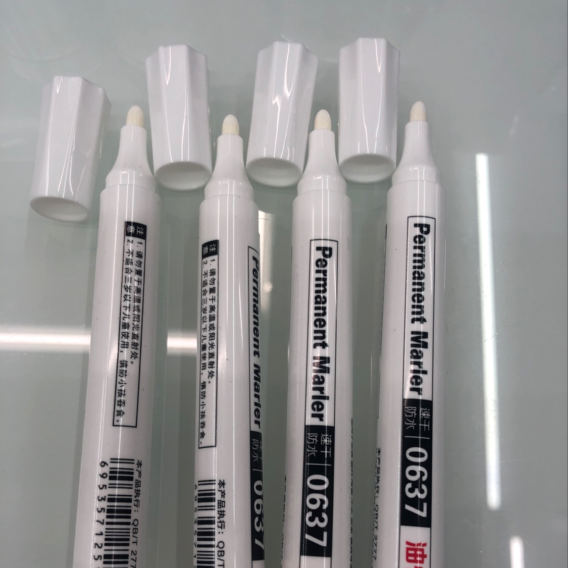 0637 White marker details Picture
