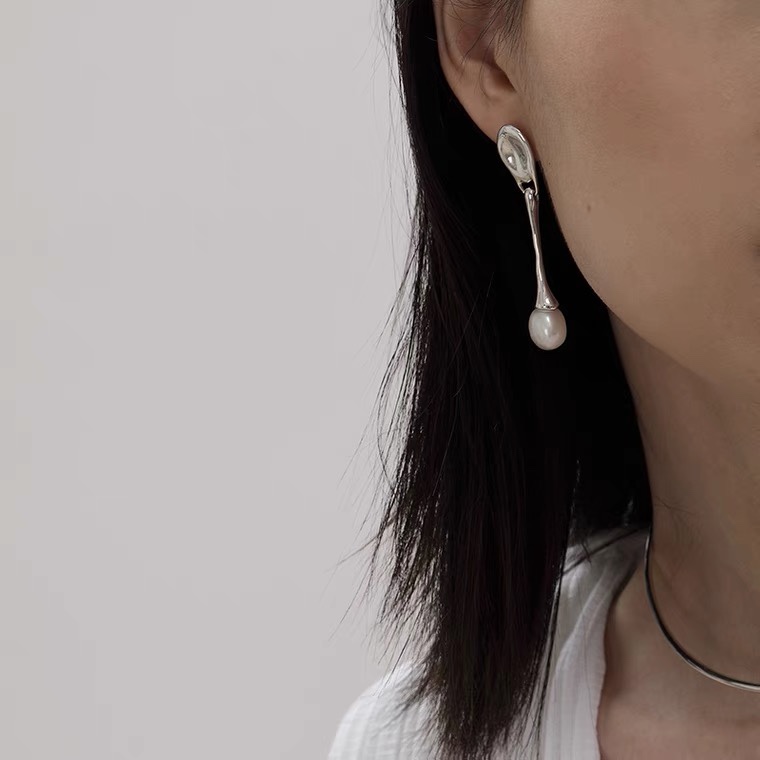 Silver pearl earrings