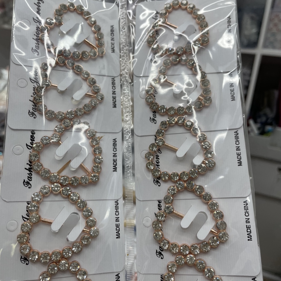 Simple and elegant water diamond mom hairpin, retro bangs, one-clip headwear. Simple and elegant water diamond mom hairpin, retro bangs, side clip, exquisite top clip, one-clip headwear at the back of the head