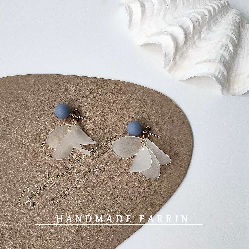 Liangmu 925 Silver Needle Haze Blue Acrylic Leaf Original Design Handmade Earrings, the same style of ear studs as Wenwan. Liangmu 925 Silver Needle Haze Blue Acrylic Leaf Original Design Handmade Earrings, the same style of ear studs as Wenwan, versatile Specification image