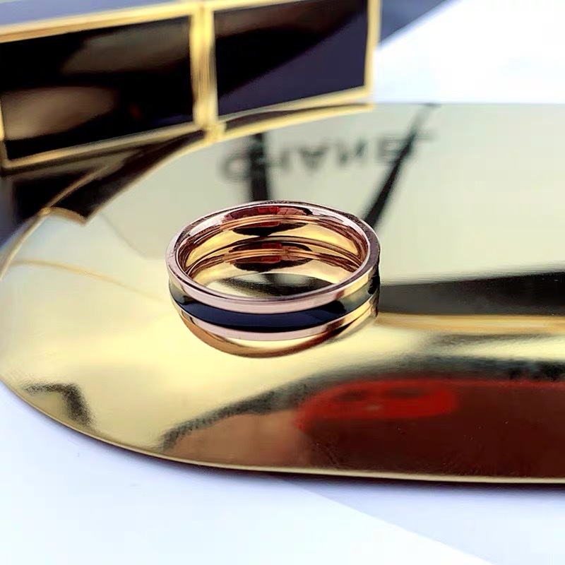 Korean-style trendy men's and women's index finger rings with oil dripping, black and white Jieya steel jewelry details Picture