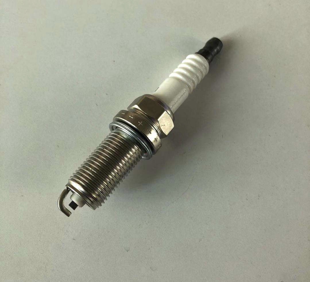 The spark plug 90919-01235 is suitable for Toyota vehicles Application Scenario