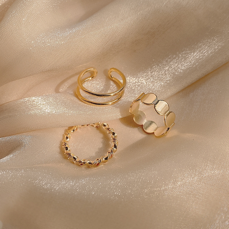 A high-end three-piece set of ring, a niche design for women, fashionable and individual, trendy on Instagram, with a plain ring opening and a cool index finger style