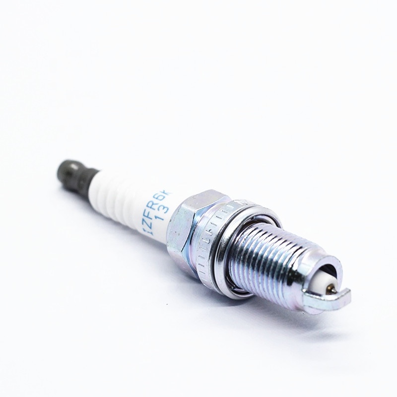 The spark plug 22401-01P15 is suitable for Nissan vehicles detail image 3
