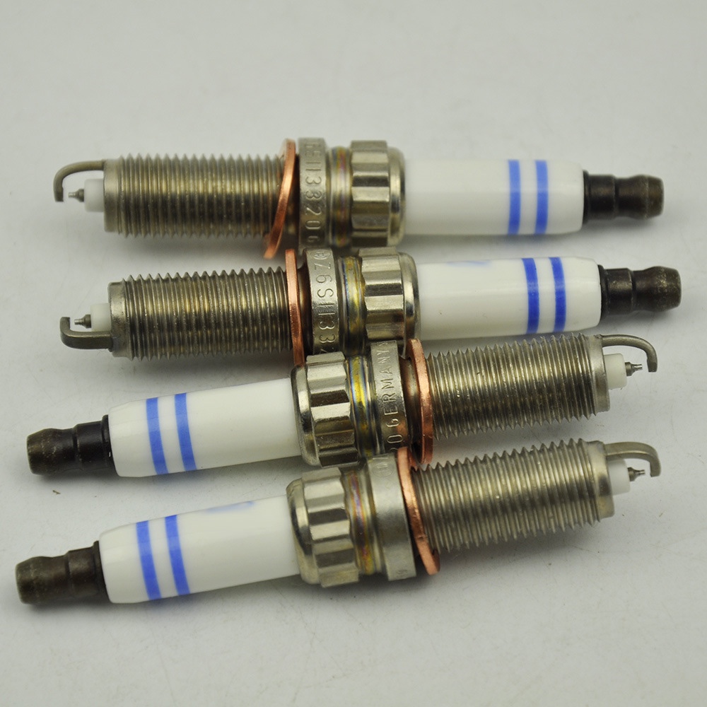 Spark plug 0041596403 is suitable for Mercedes-Benz cars detail image 1