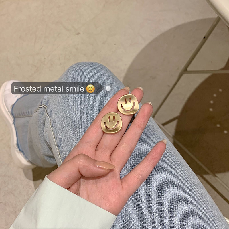 Smiley Smiley face stud earrings, new trendy and niche style earrings, light luxury and high-end, elegant and goddess-like earrings for women Specification image