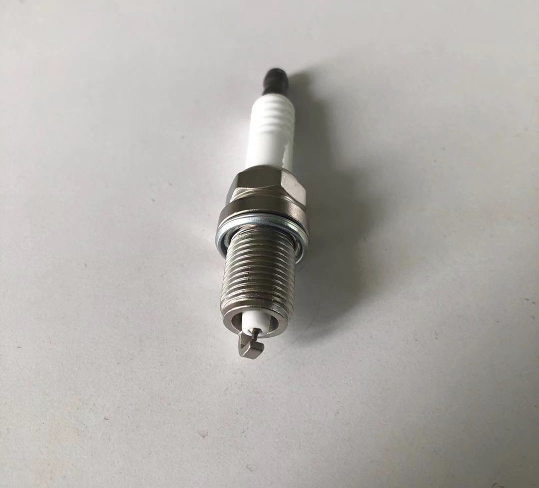 The 90919-YZZAD spark plug is suitable for Toyota vehicles details Picture