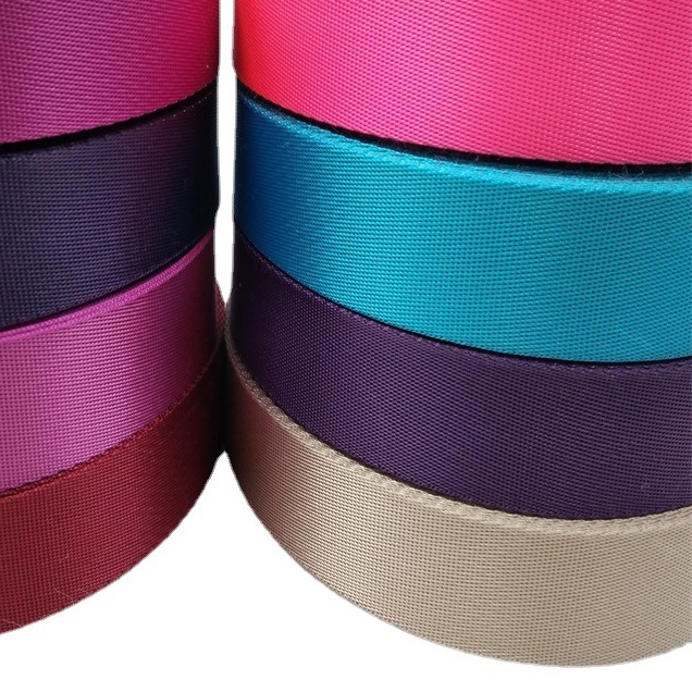 Specifications: Nylon belt with dense grain American herringbone car seat belt Nylon bag side strap: 66#