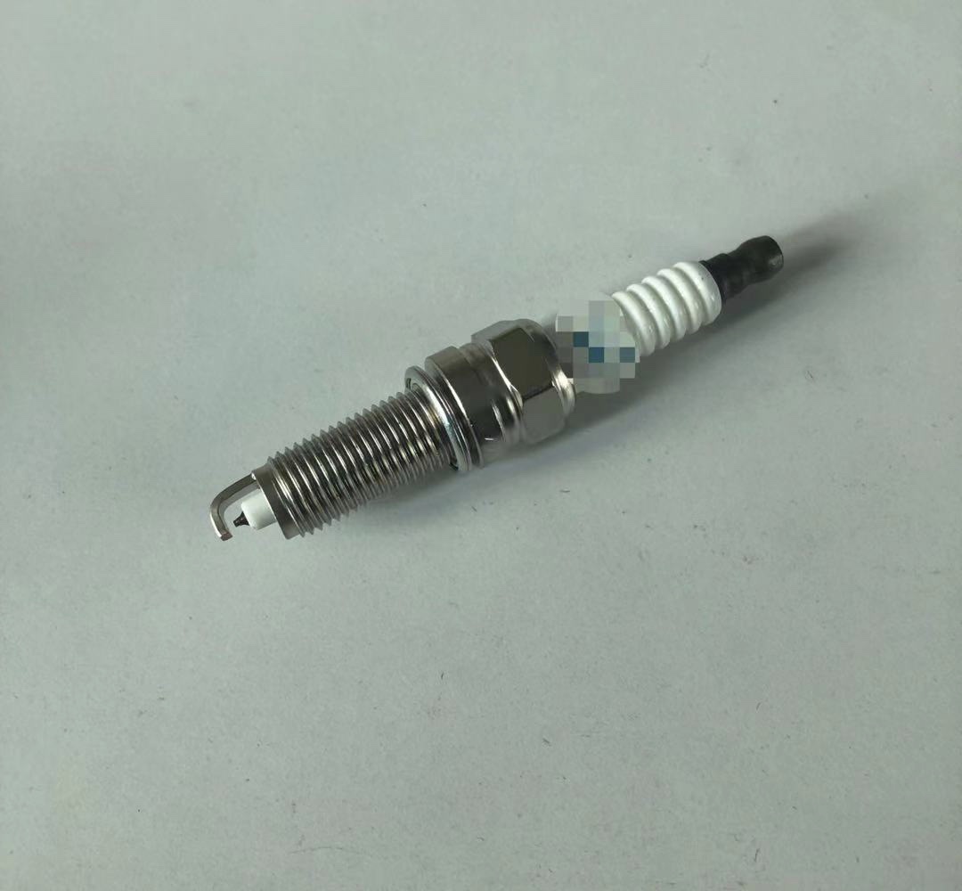 The spark plug 18846-11070 is suitable for modern automobiles detail image 1