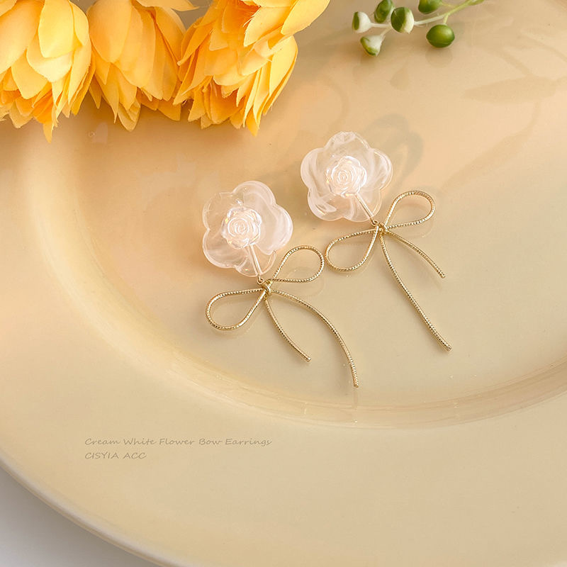 Bow stud earrings for women's summer, a trendy, sweet and fresh floral earpiece from 2021 Application Scenario
