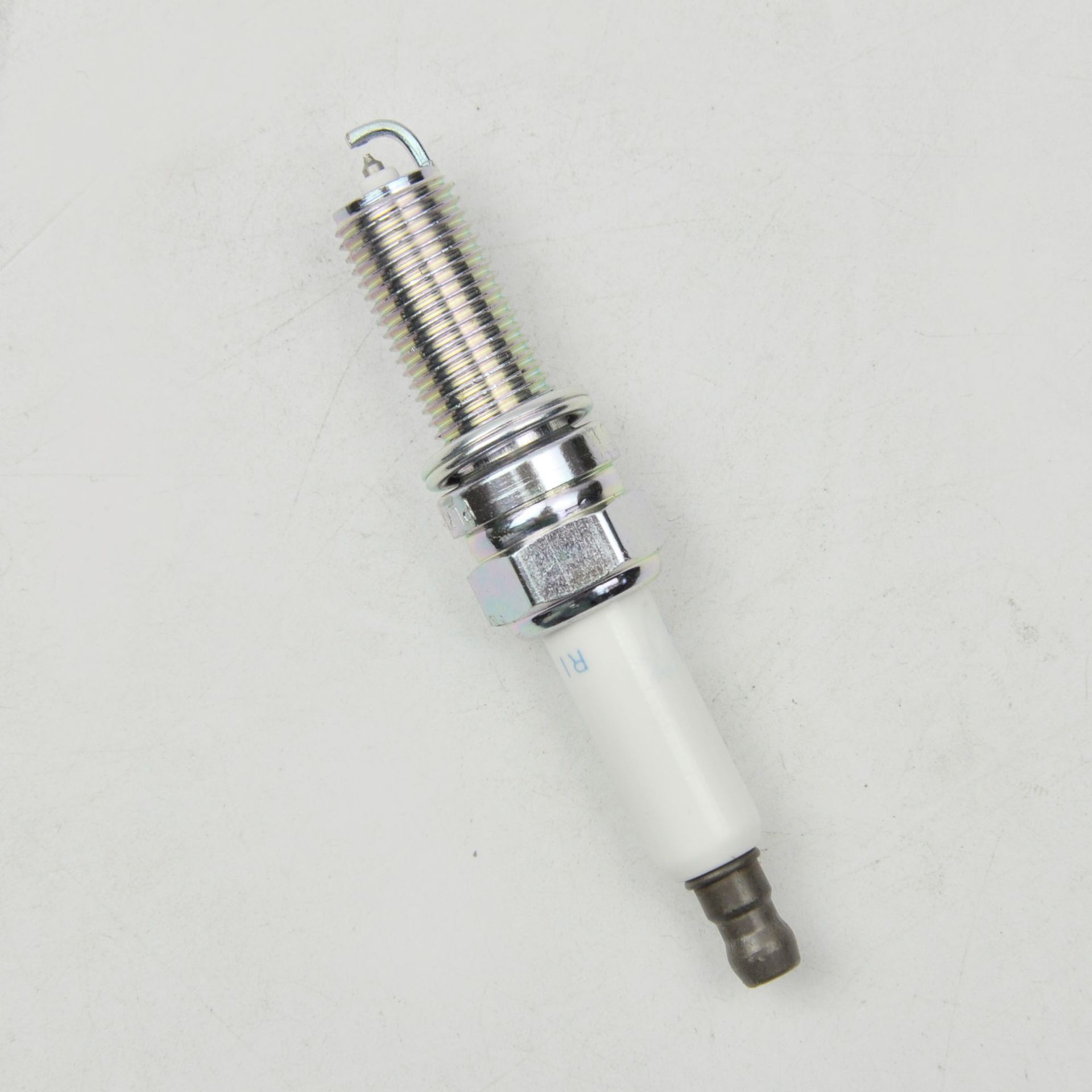 Spark plug 0041594403 is suitable for Mercedes-Benz cars Application Scenario