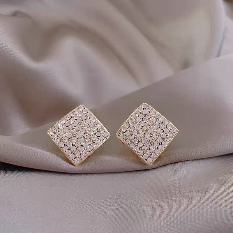 Square flash diamond temperament socialite party holiday photo essential earrings
