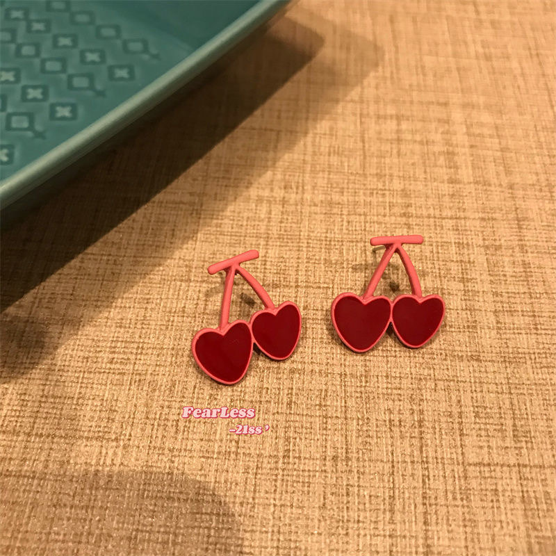 Korean niche double heart-shaped design stud earrings, pink girl summer sweet cherry earrings and earrings 2021 new trend Application Scenario