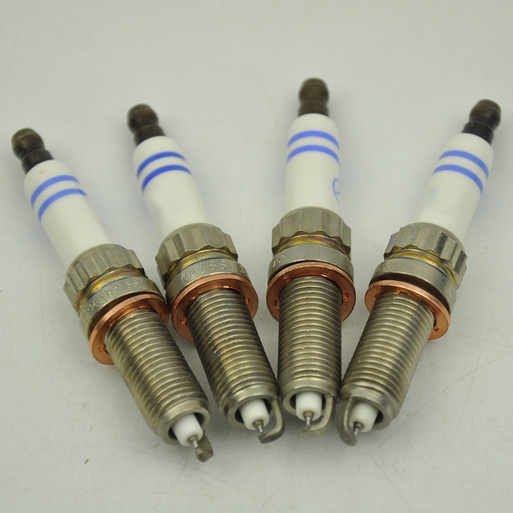 Spark plug 0041596403 is suitable for Mercedes-Benz cars details Picture
