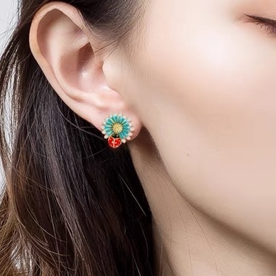 Sunflower green oil earrings