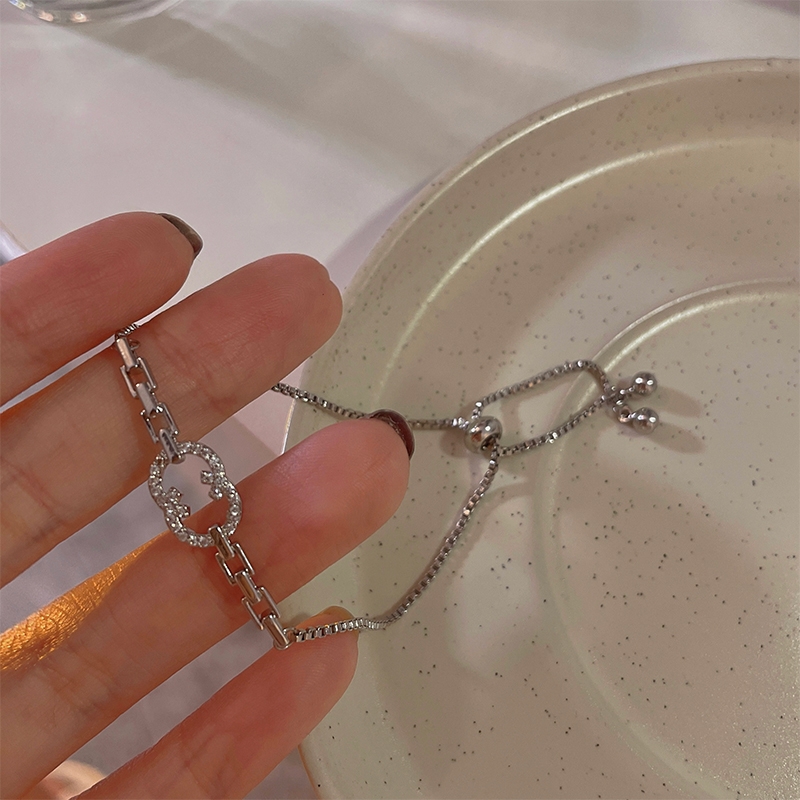 Exquisite micro-inset zircon bracelet female summer ins network red niche design of advanced sense of simple temperament hands