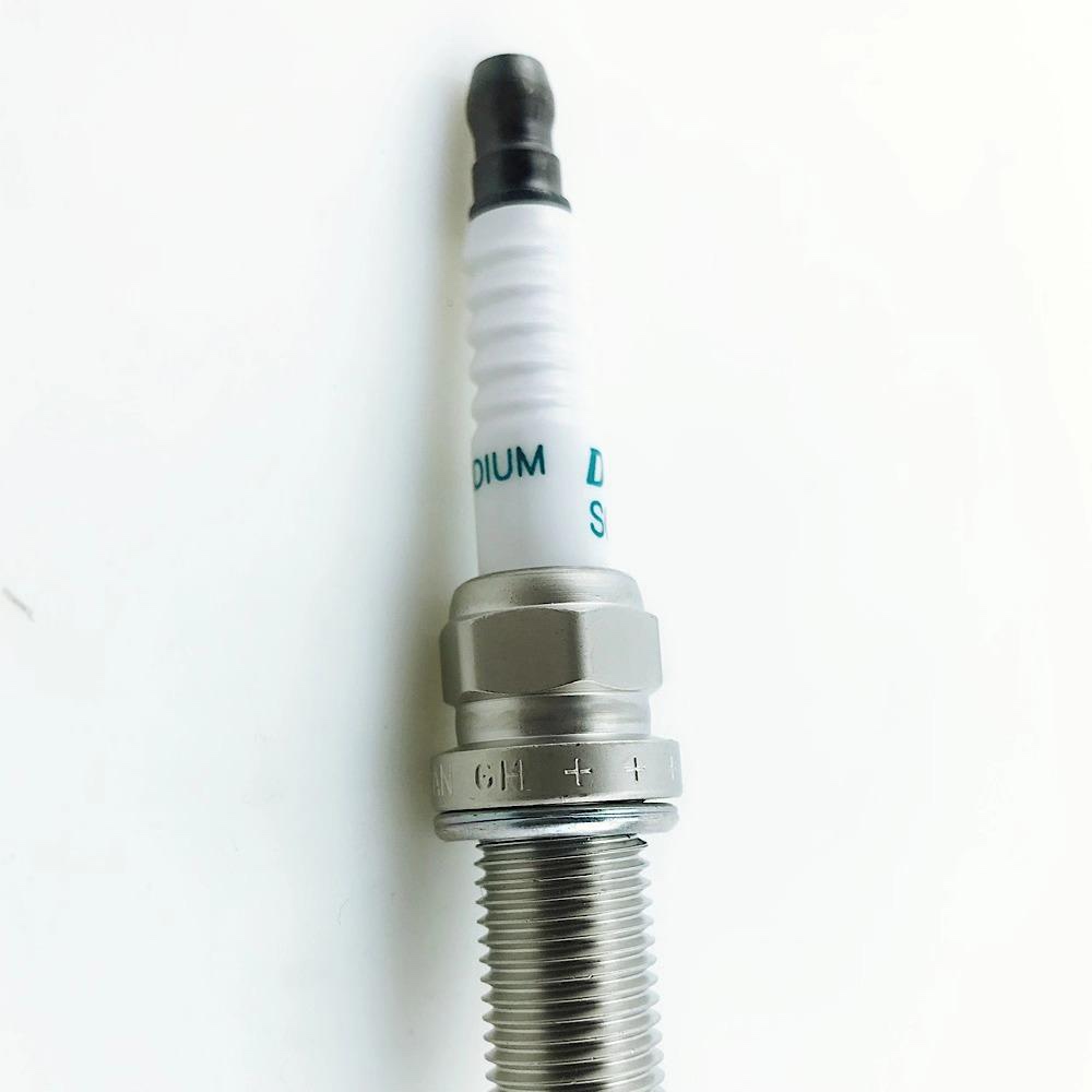 Spark plug 0041593903 is suitable for Mercedes-Benz cars Item Picture