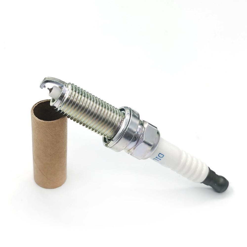 The spark plug 22401-1KC1C is suitable for Nissan vehicles