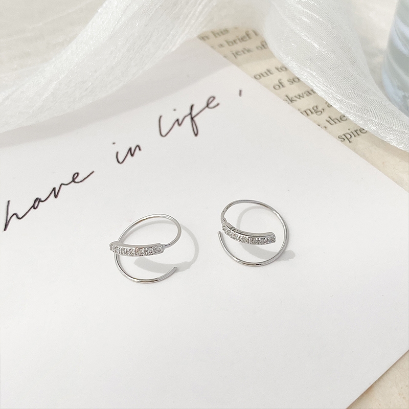 Niche unique earrings new fashion high-end design sense of light luxury earrings temperament goddess fan summer ear loops