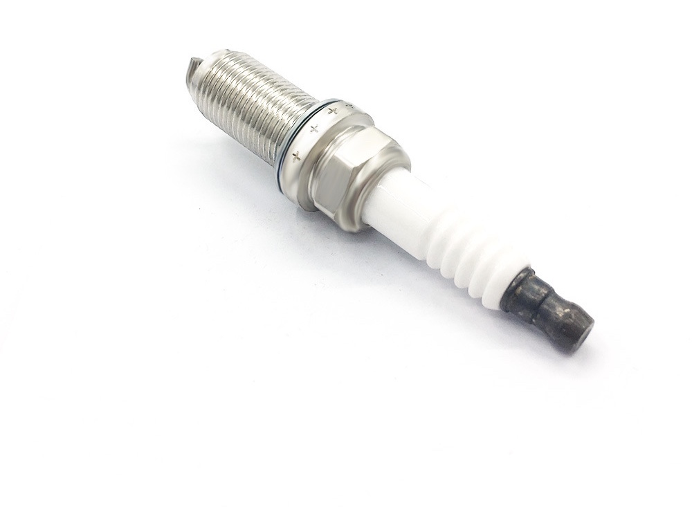 The spark plug 90919-01235 is suitable for Toyota vehicles Specification image