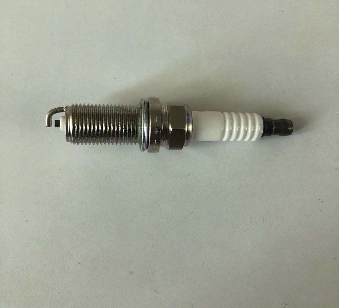 The spark plug 22401-8H515 is suitable for Nissan vehicles Application Scenario