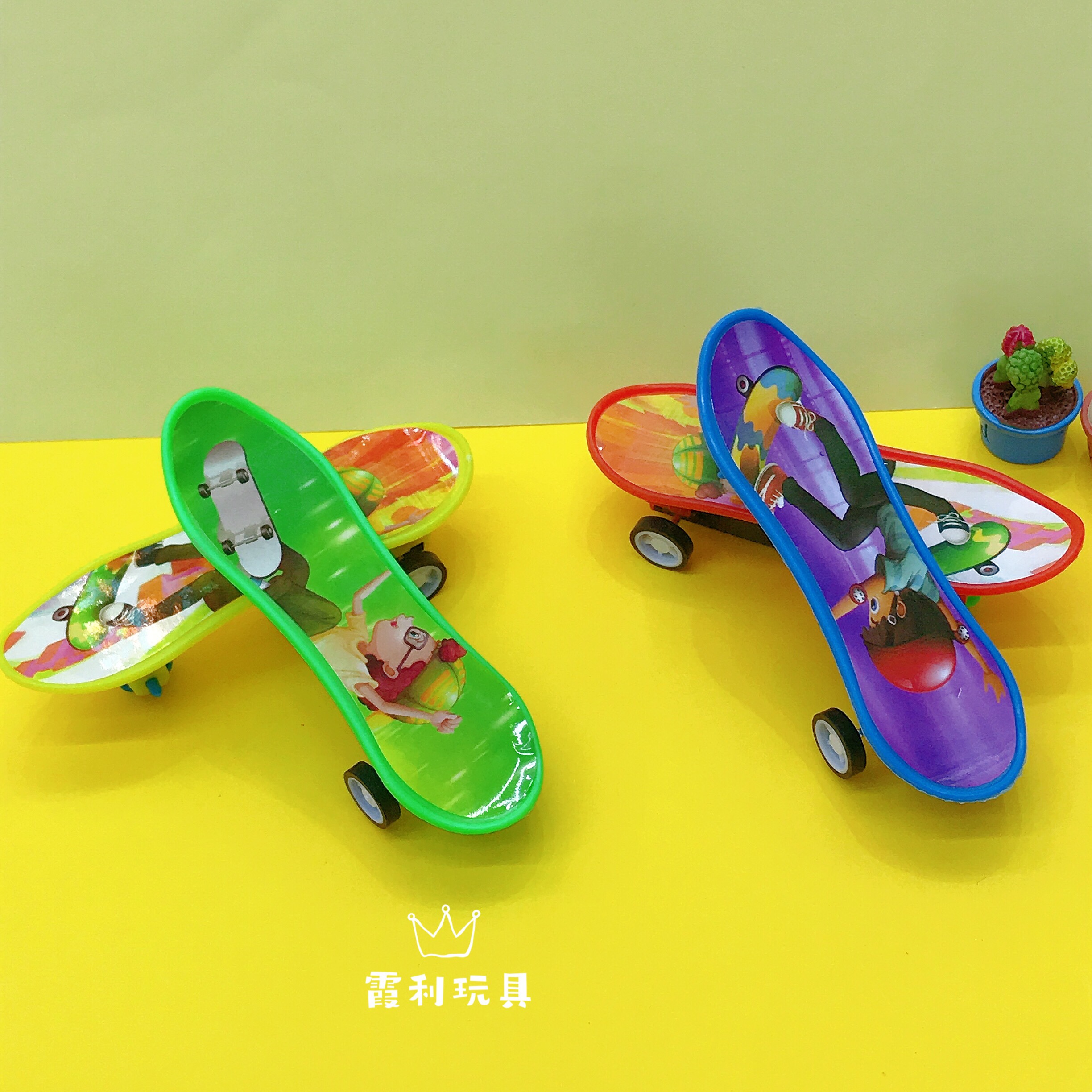 Huili electric scooter, finger skateboard, children's plastic toy gift detail image 3