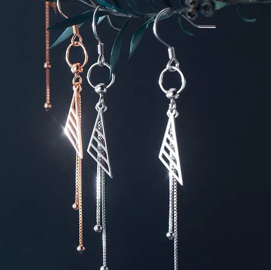 Triangular long ear hooks
