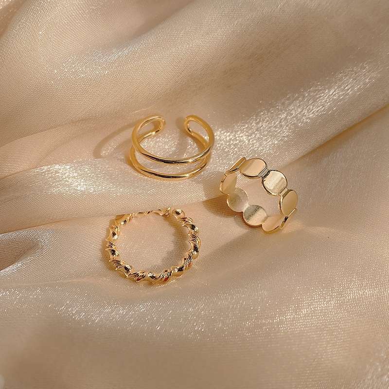 A high-end three-piece set of ring, a niche design for women, fashionable and individual, trendy on Instagram, with a plain ring opening and a cool index finger style Application Scenario