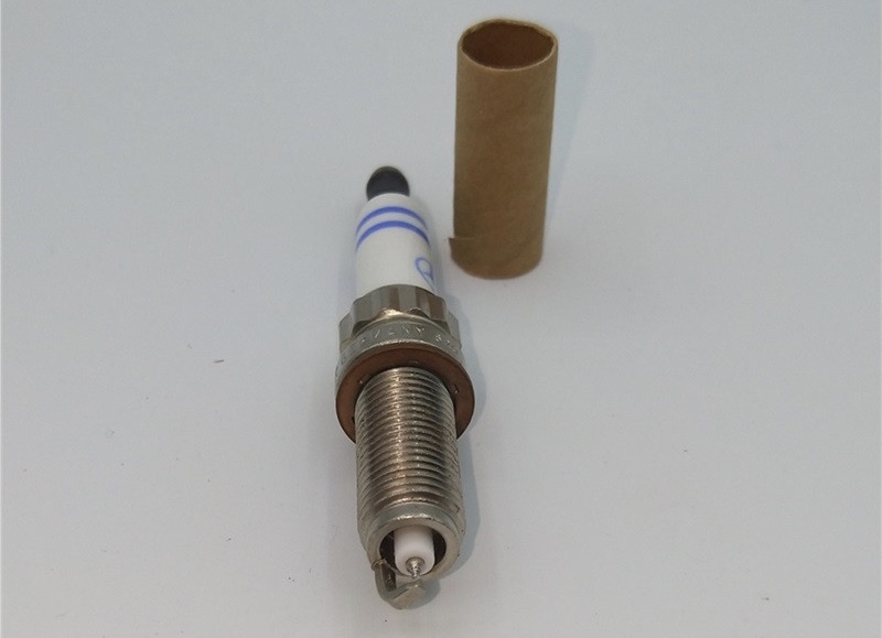 Spark plug 0041596403 is suitable for Mercedes-Benz cars detail image 5