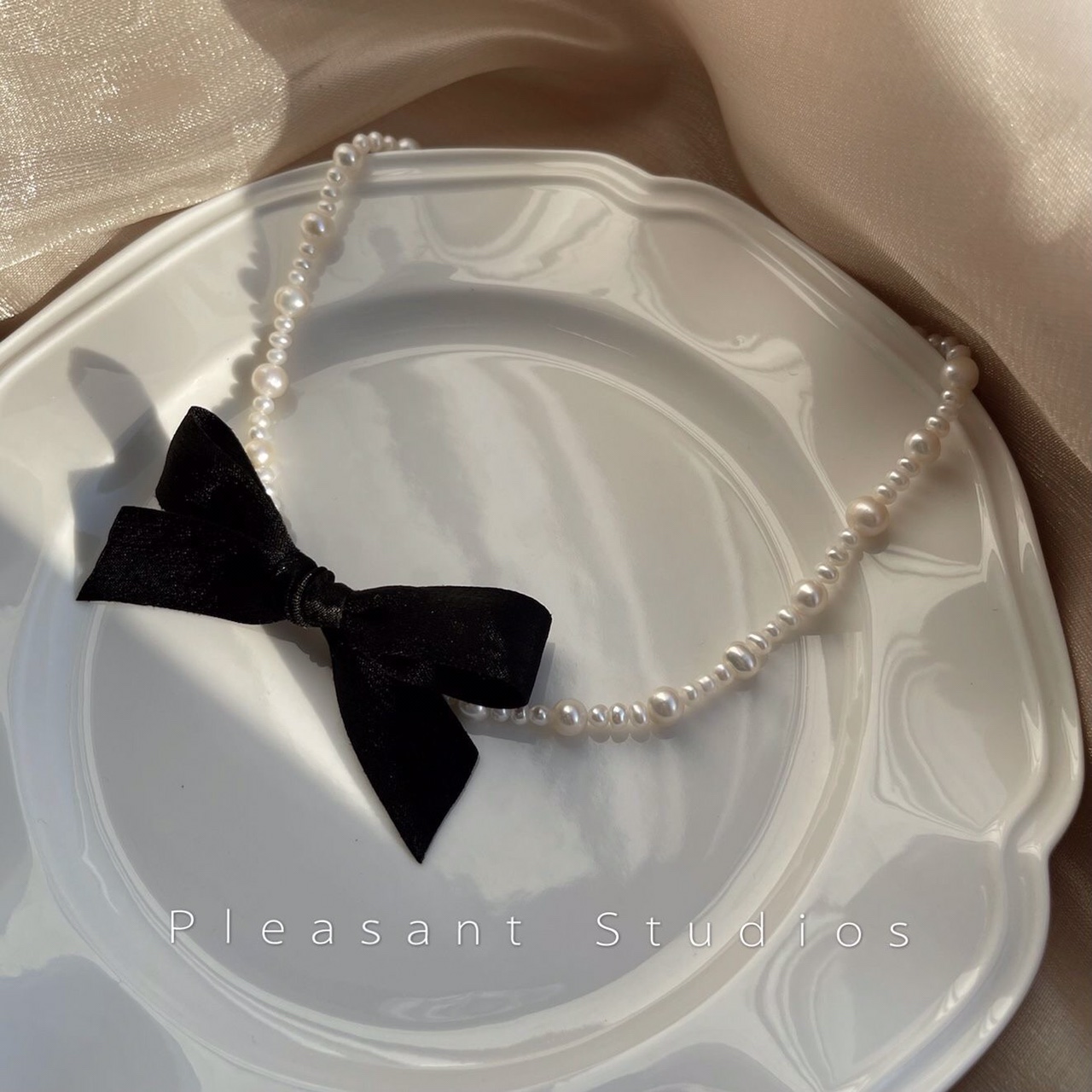 Spring necklace female Bb light luxury niche 2021 new net red collarbone chain design sense choker sweet cool style New necklace female summer niche all classic trend super cute fresh wind thumbnail