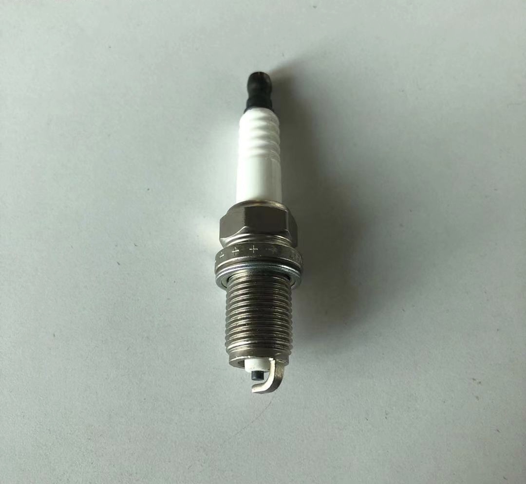 The spark plug 90919-YZZAA is suitable for Toyota vehicles Item Picture
