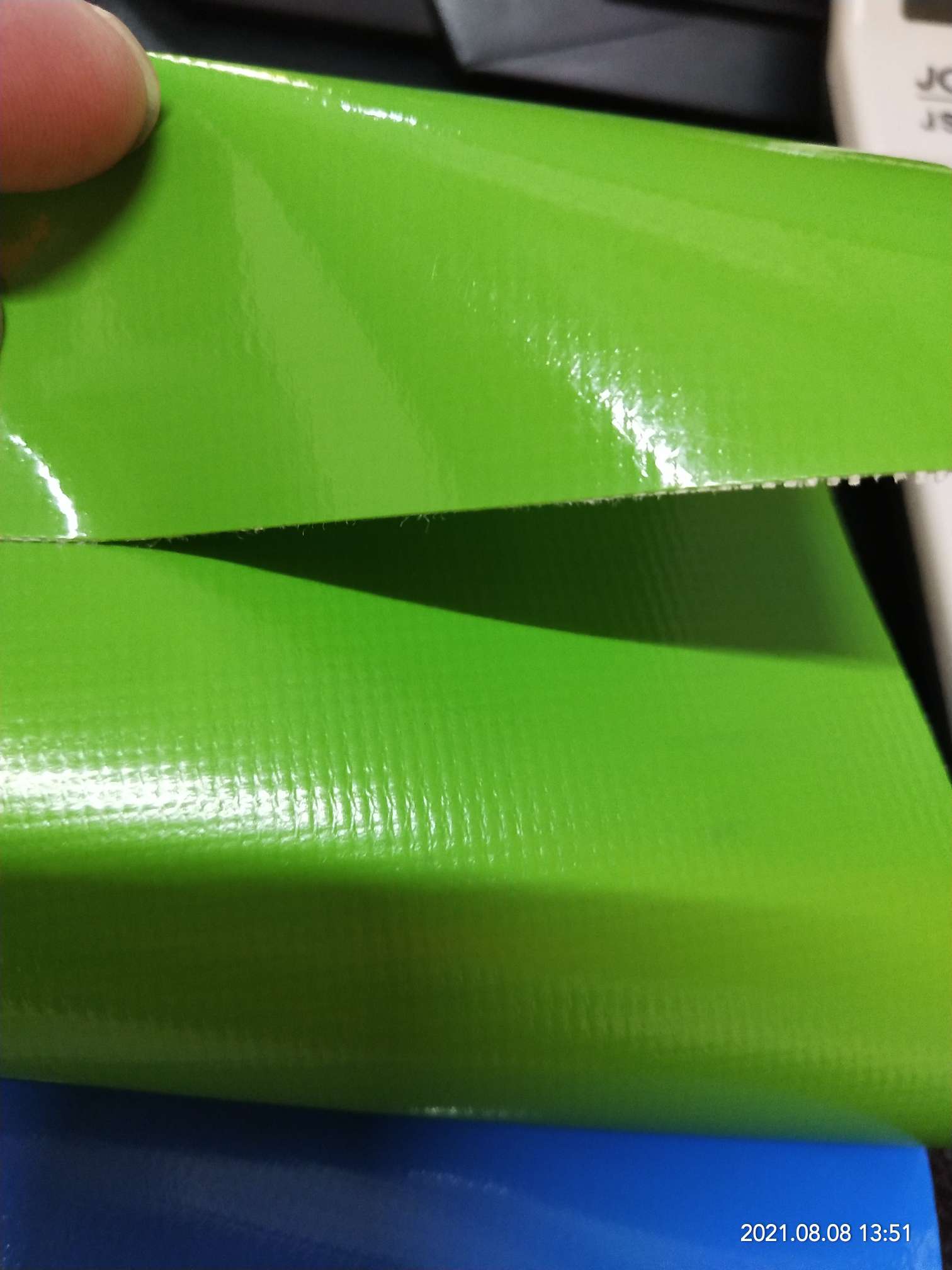 优质光面0.47mm厚浅绿色PVC夹网布  箱包布  机器罩家具罩  体育游乐产品  格种箱包袋专用面料详情图4