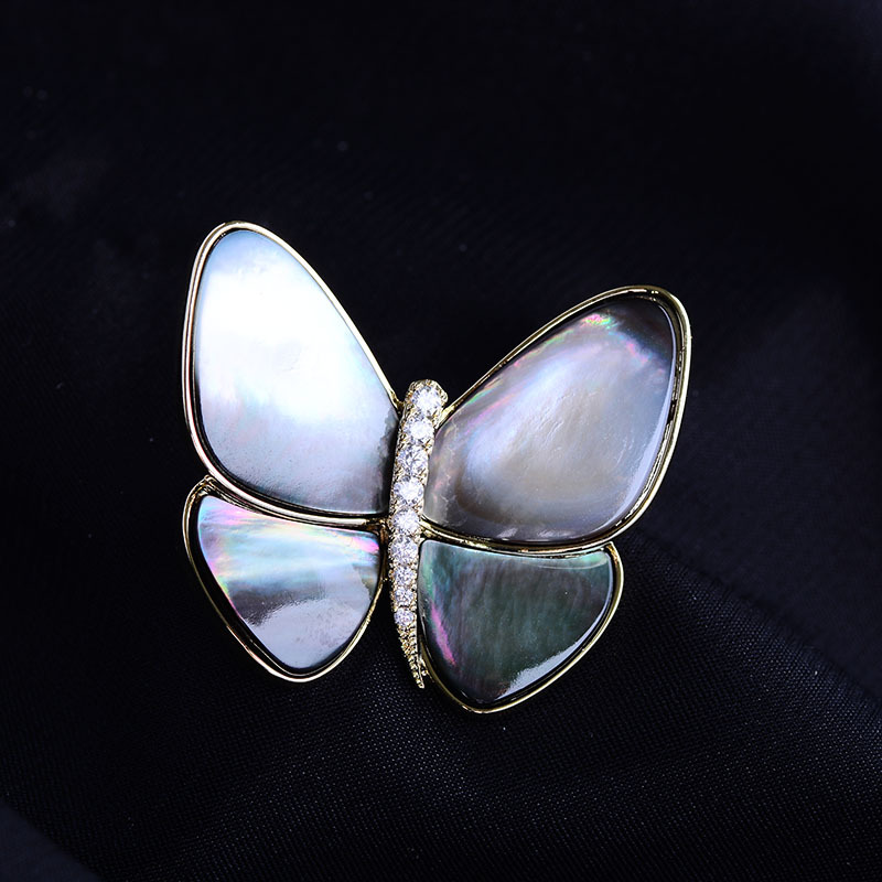 Micro-inlaid zircon mother-of-pearl butterfly brooch, elegant pin, fashionable clothing accessory, suit, cheongsam, corsage detail image 3