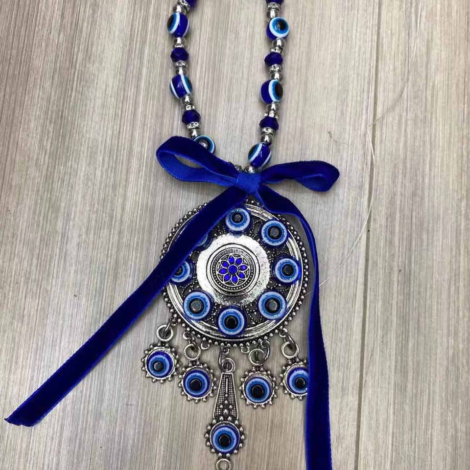 Eye bracelet pendant