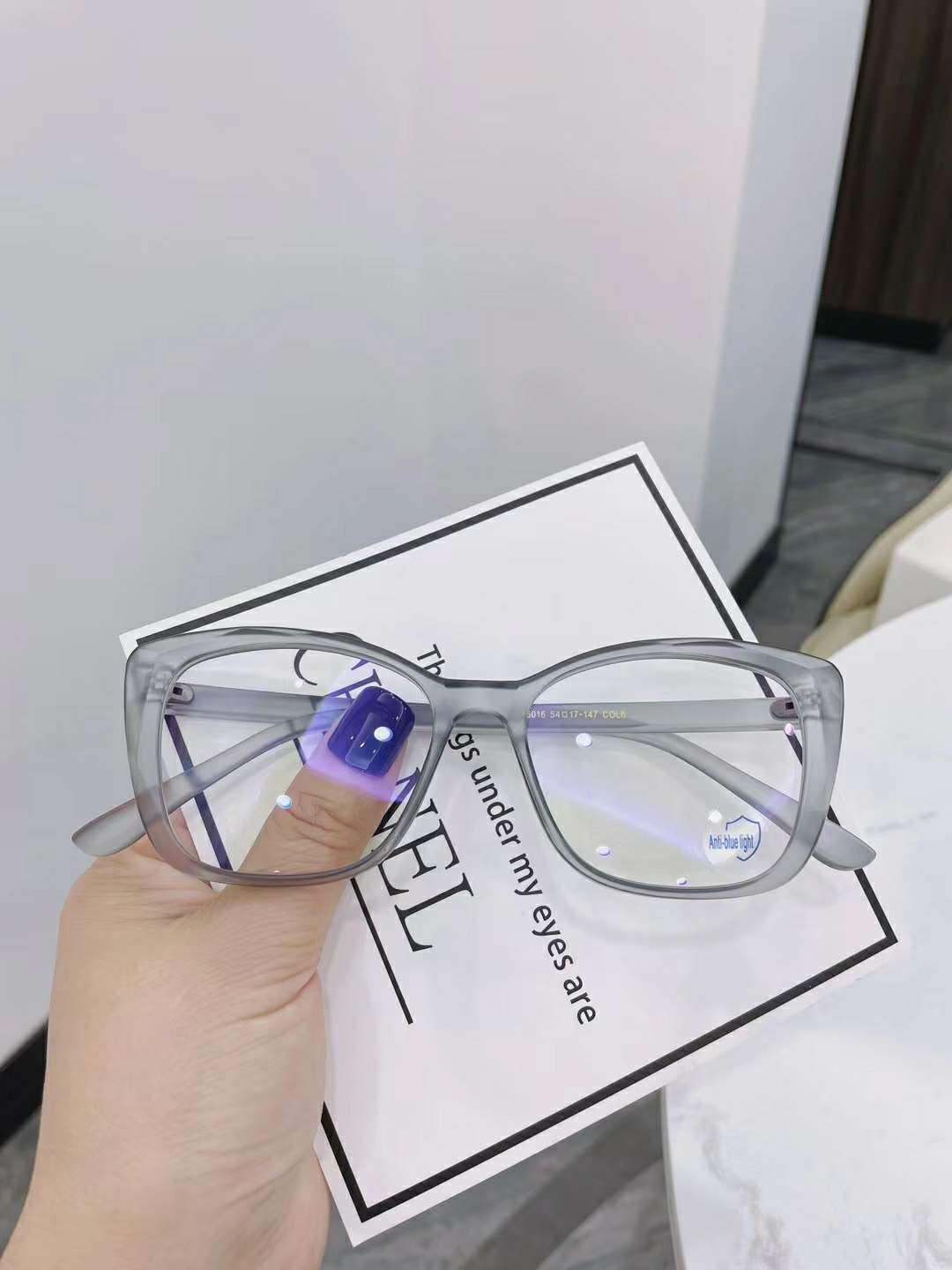 型号：TR86016，猫眼型个性设计风格时尚素颜防蓝光眼镜框己出货详情图2