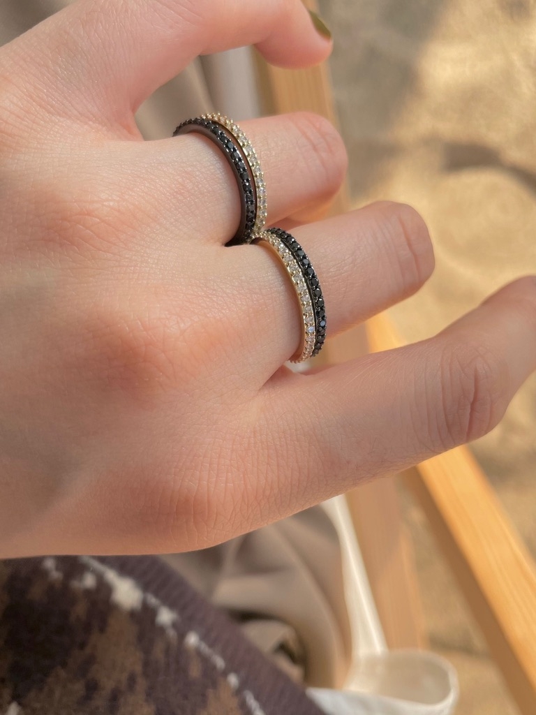 Honeymoon is highly recommended! French-style light luxury niche ring, fashionable and individual for women, fine circle simple ring, black index finger Item Picture