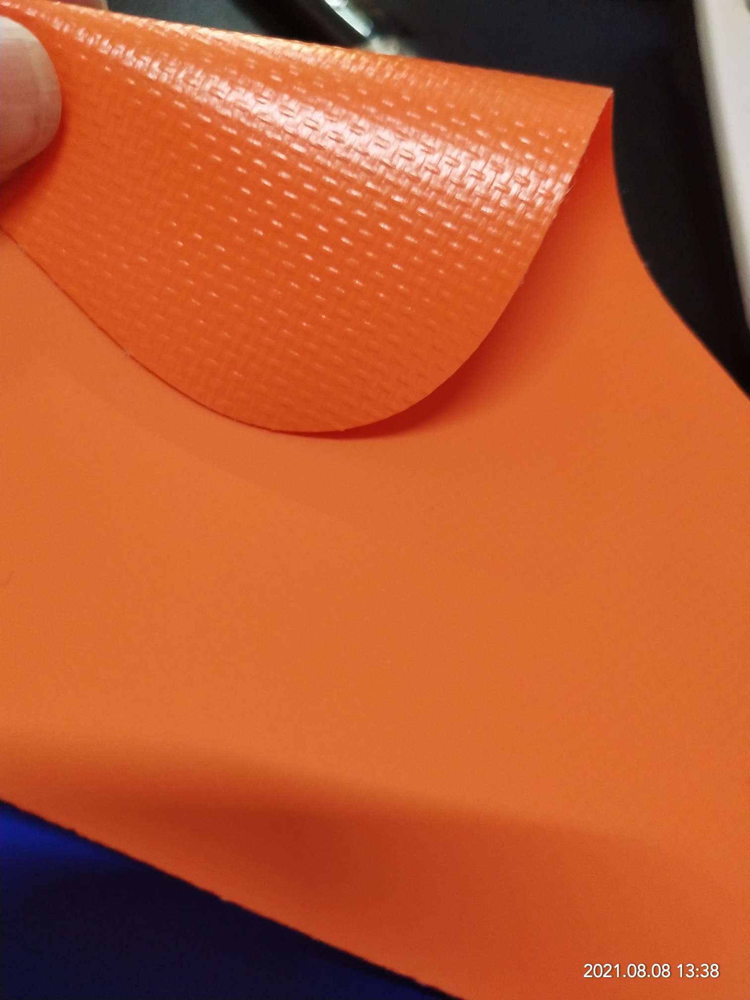High-quality matte 0.55mm thick orange PVC mesh fabric for luggage, machine covers, furniture covers, sports and amusement products, various gymnastic MATS, and special fabric for various luggage bags Specification image