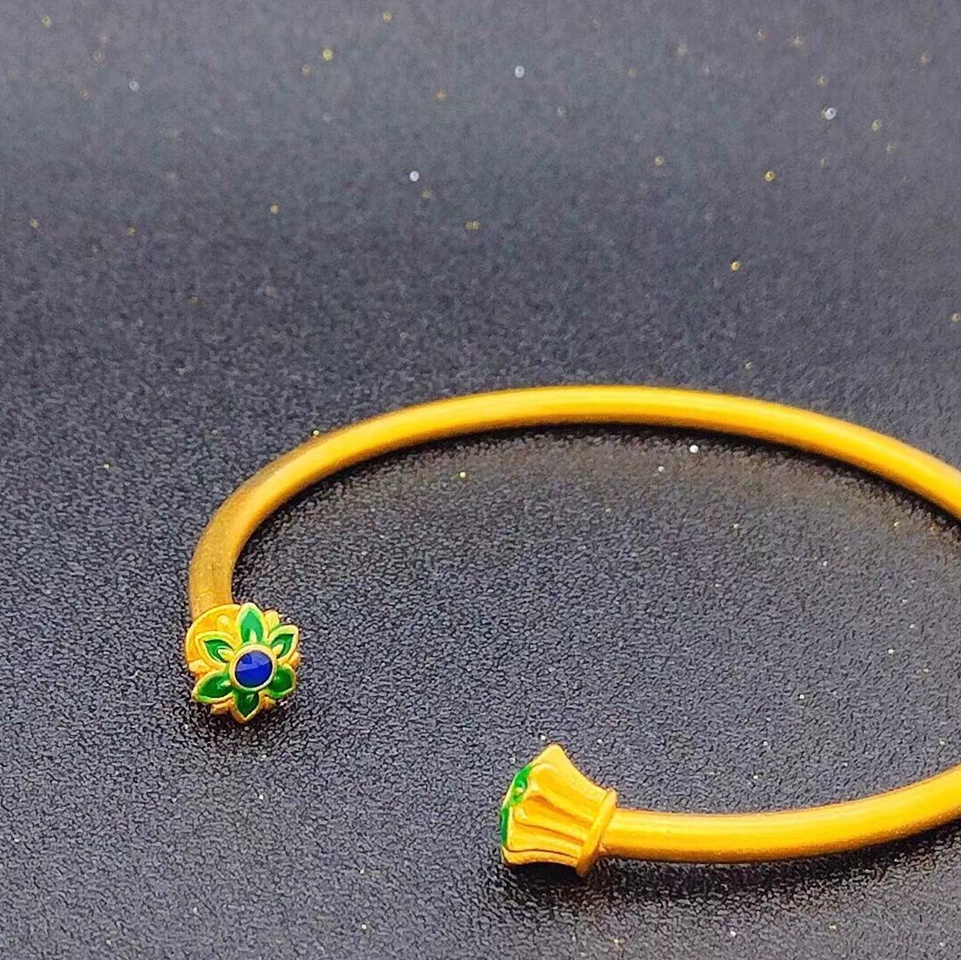 Good luck, blue bracelet, live stream boom