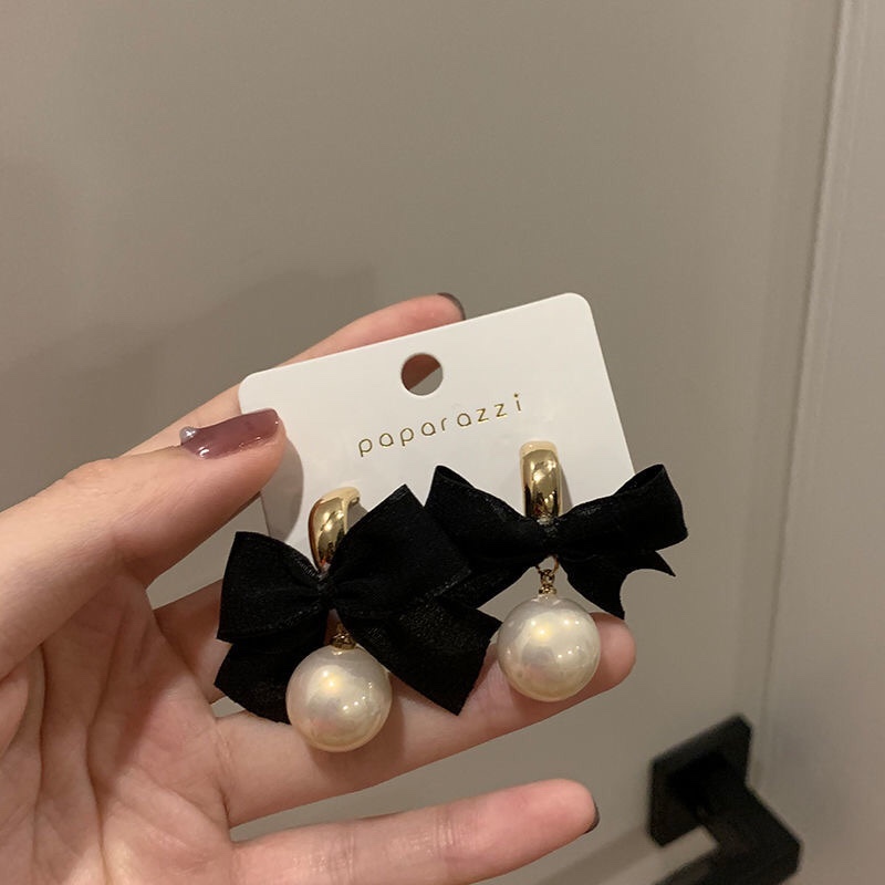 Korean star stud earrings simple cold wind splicing new fashion earrings taste simple in the wind cute sweet small ear piercing cute sexy personality sweet bow 🎀 thumbnail