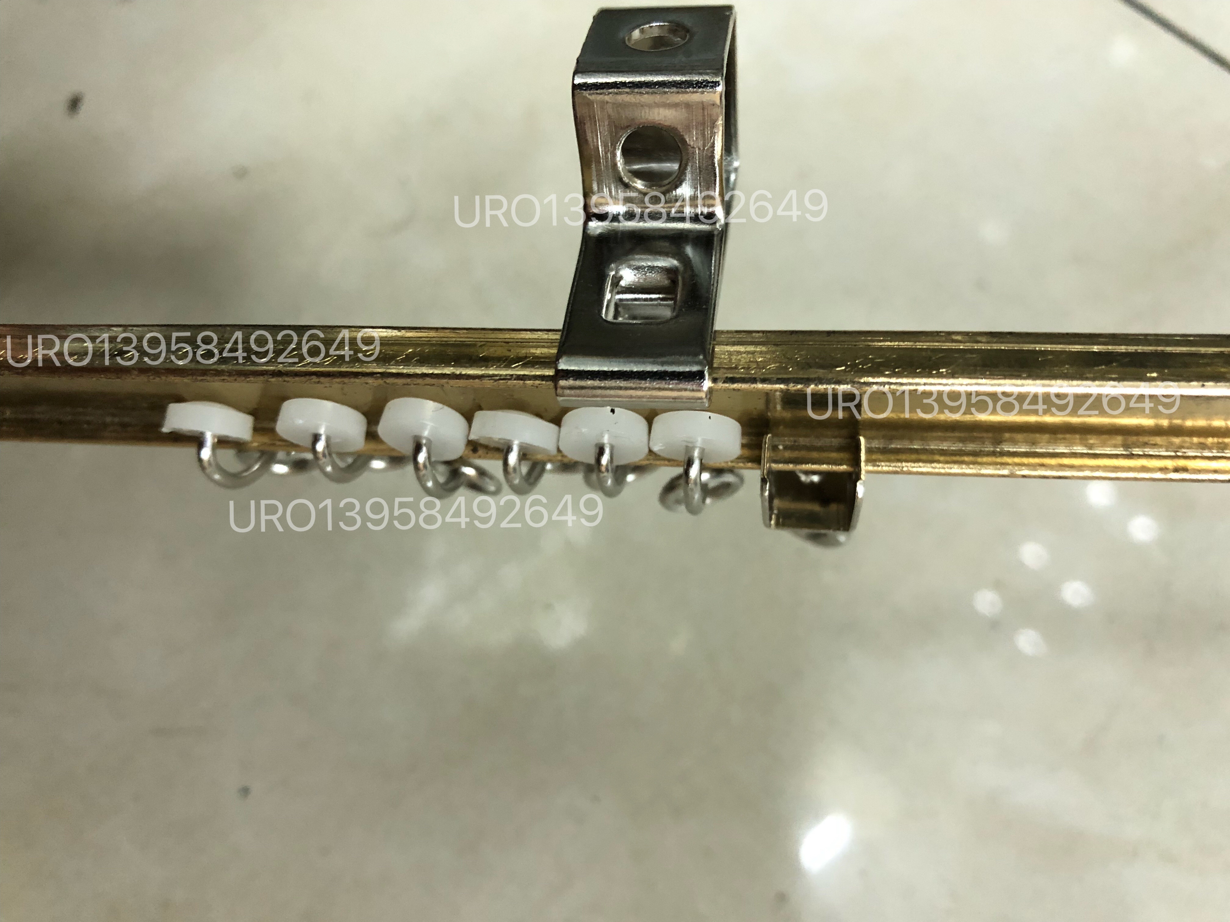 قطع غيار النوافذ البالغة 4086 5086 6 حروف، وملحقات السكك الحديدية المغلفة بالحديد، 50886 40886، وقطع الستائر الزرقاء، بعجلات detail image 7
