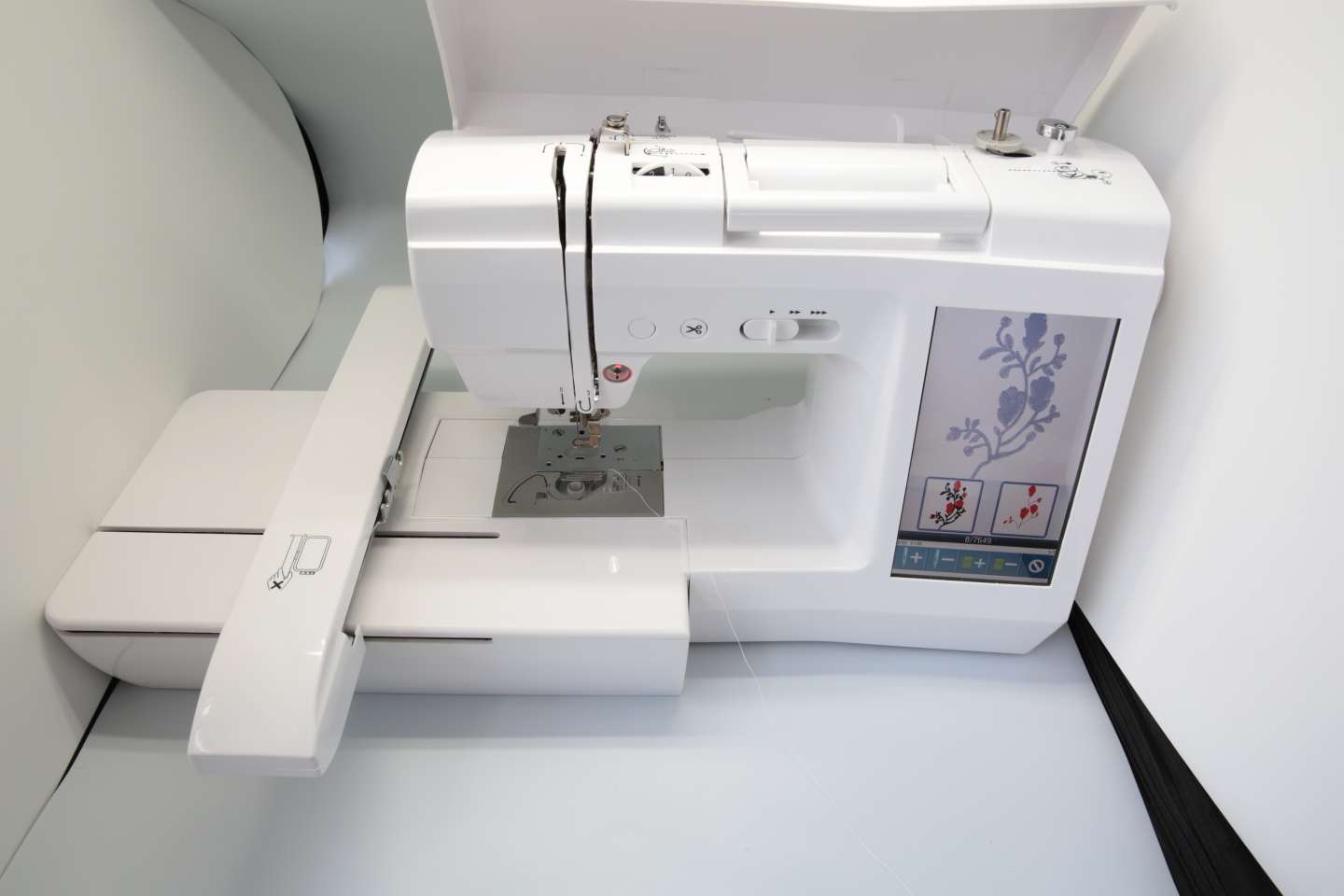 Household embroidery machine details Picture