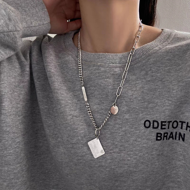 欧美风钛钢爱心字母方牌项链女ins嘻哈小众设计感网红秋季吊坠 细节图