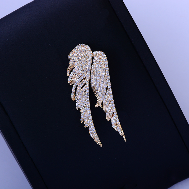 Wholesale of Korean-style creative accessories, angel wing brooches, men's and women's suit pins, accessories and corsages Specification image