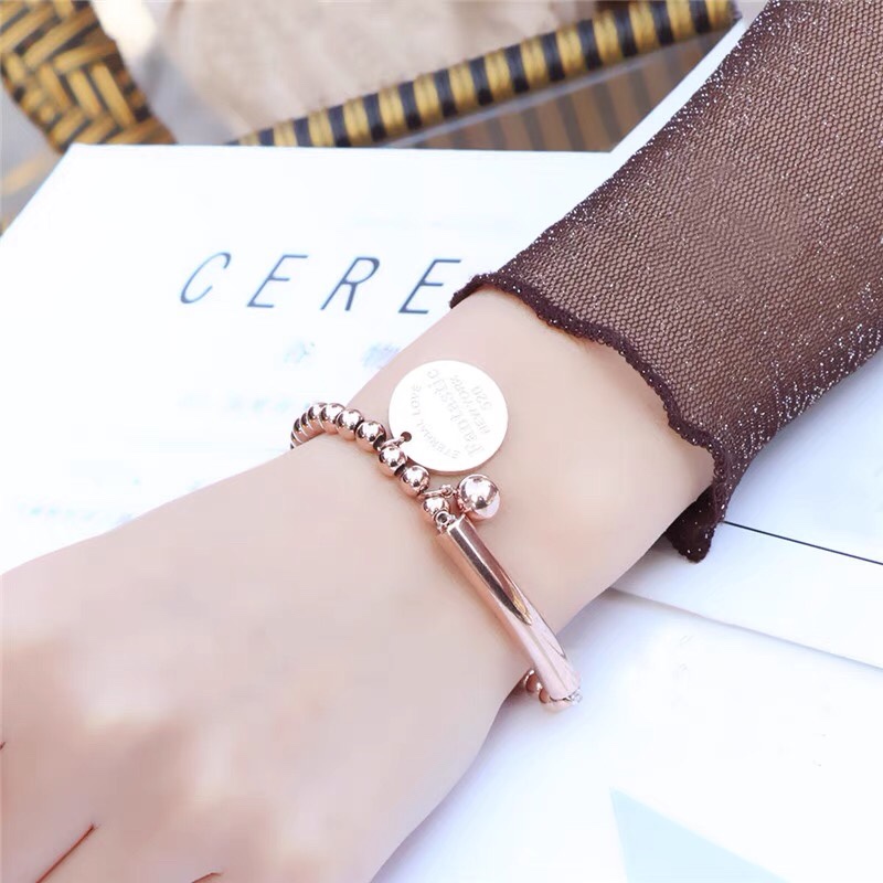 Korean version round bracelet for women, a niche design, simple and cold style, student best friend titanium steel